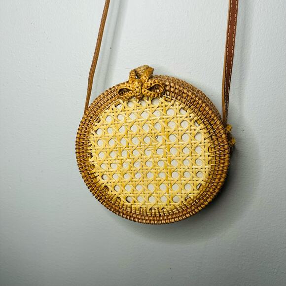 NWT Hand Woven Guatemalan Rattan Tan Wicker Straw Basket Beach Crossbody Purse - Picture 2 of 9